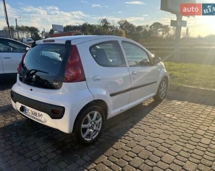 Белый Пежо 107, объемом двигателя 1 л и пробегом 71 тыс. км за 5600 $, фото 4 на Automoto.ua