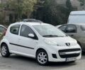Белый Пежо 107, объемом двигателя 1 л и пробегом 192 тыс. км за 6442 $, фото 1 на Automoto.ua