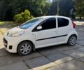 Білий Пежо 107, об'ємом двигуна 1 л та пробігом 234 тис. км за 4000 $, фото 1 на Automoto.ua