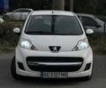 Белый Пежо 107, объемом двигателя 1 л и пробегом 192 тыс. км за 6442 $, фото 1 на Automoto.ua