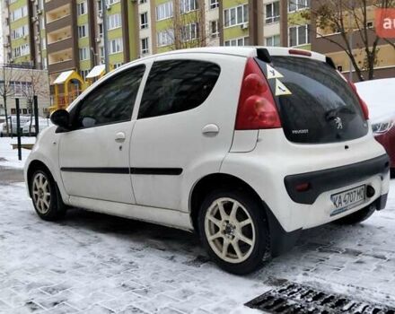 Белый Пежо 107, объемом двигателя 1 л и пробегом 170 тыс. км за 5800 $, фото 1 на Automoto.ua