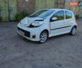 Белый Пежо 107, объемом двигателя 1 л и пробегом 195 тыс. км за 2500 $, фото 1 на Automoto.ua