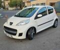 Білий Пежо 107, об'ємом двигуна 1 л та пробігом 57 тис. км за 6500 $, фото 1 на Automoto.ua