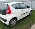 Пежо 107 2011 в Прилуках на Automoto.ua Белый Пежо 107, объемом двигателя 1 л и пробегом 380 тыс. км за 1750 $, фото 5 на Automoto.ua