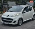 Білий Пежо 107, об'ємом двигуна 1 л та пробігом 160 тис. км за 3300 $, фото 7 на Automoto.ua