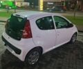 Белый Пежо 107, объемом двигателя 1 л и пробегом 180 тыс. км за 3500 $, фото 4 на Automoto.ua