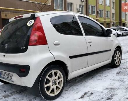 Белый Пежо 107, объемом двигателя 1 л и пробегом 170 тыс. км за 5800 $, фото 3 на Automoto.ua