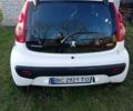 Белый Пежо 107, объемом двигателя 1 л и пробегом 174 тыс. км за 5500 $, фото 1 на Automoto.ua