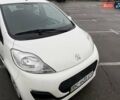 Білий Пежо 107, об'ємом двигуна 1 л та пробігом 65 тис. км за 6500 $, фото 4 на Automoto.ua