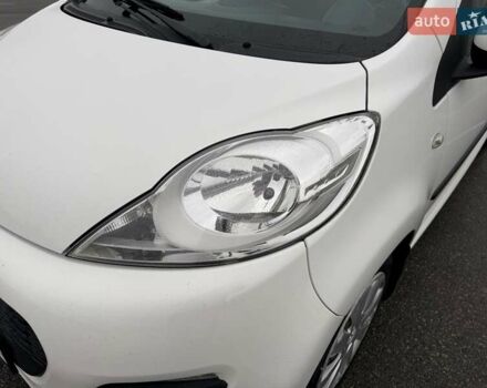Білий Пежо 107, об'ємом двигуна 1 л та пробігом 65 тис. км за 6500 $, фото 7 на Automoto.ua