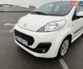 Білий Пежо 107, об'ємом двигуна 1 л та пробігом 65 тис. км за 6500 $, фото 6 на Automoto.ua