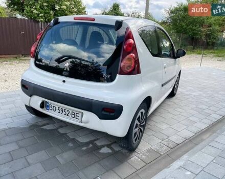 Белый Пежо 107, объемом двигателя 1 л и пробегом 214 тыс. км за 4200 $, фото 7 на Automoto.ua