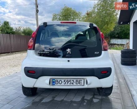 Белый Пежо 107, объемом двигателя 1 л и пробегом 214 тыс. км за 4200 $, фото 8 на Automoto.ua
