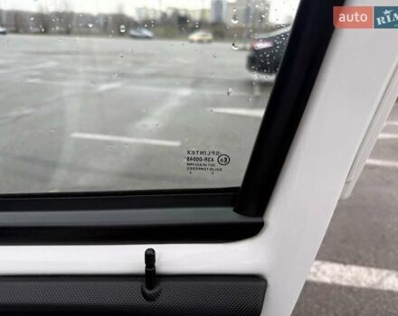 Білий Пежо 107, об'ємом двигуна 1 л та пробігом 65 тис. км за 6500 $, фото 30 на Automoto.ua