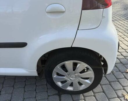 Білий Пежо 107, об'ємом двигуна 1 л та пробігом 64 тис. км за 5500 $, фото 9 на Automoto.ua
