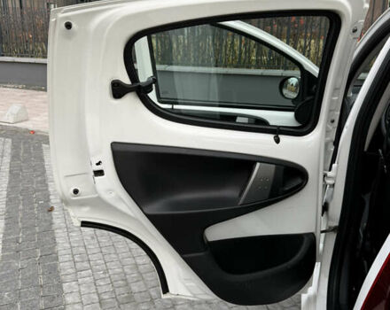 Белый Пежо 107, объемом двигателя 0.99 л и пробегом 220 тыс. км за 4900 $, фото 22 на Automoto.ua