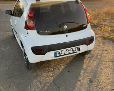 Белый Пежо 107, объемом двигателя 1 л и пробегом 96 тыс. км за 6000 $, фото 3 на Automoto.ua
