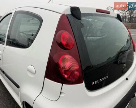 Білий Пежо 107, об'ємом двигуна 1 л та пробігом 65 тис. км за 6500 $, фото 11 на Automoto.ua
