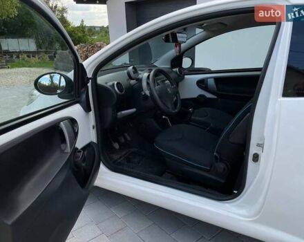 Белый Пежо 107, объемом двигателя 1 л и пробегом 214 тыс. км за 4200 $, фото 10 на Automoto.ua