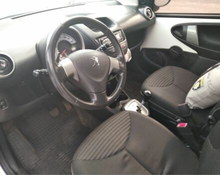 Белый Пежо 107, объемом двигателя 1 л и пробегом 111 тыс. км за 6117 $, фото 4 на Automoto.ua