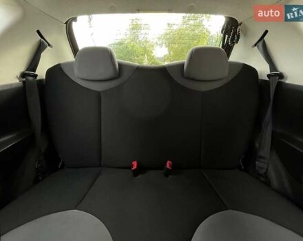 Белый Пежо 107, объемом двигателя 1 л и пробегом 214 тыс. км за 4200 $, фото 15 на Automoto.ua