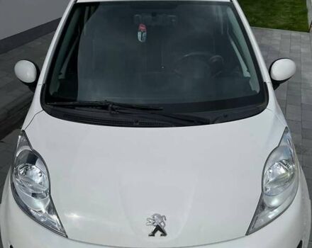 Белый Пежо 107, объемом двигателя 1 л и пробегом 214 тыс. км за 4200 $, фото 4 на Automoto.ua