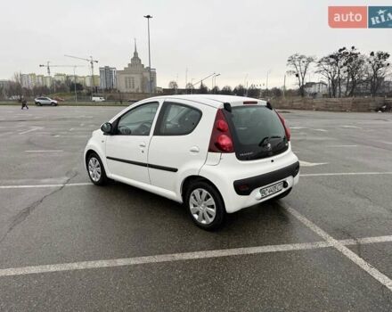Білий Пежо 107, об'ємом двигуна 1 л та пробігом 65 тис. км за 6500 $, фото 10 на Automoto.ua