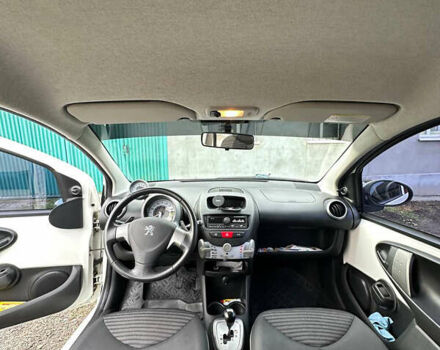 Белый Пежо 107, объемом двигателя 1 л и пробегом 77 тыс. км за 6300 $, фото 9 на Automoto.ua