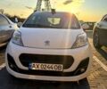 Белый Пежо 107, объемом двигателя 1 л и пробегом 118 тыс. км за 5900 $, фото 1 на Automoto.ua