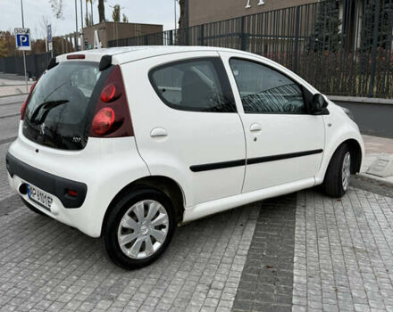 Белый Пежо 107, объемом двигателя 0.99 л и пробегом 220 тыс. км за 4900 $, фото 37 на Automoto.ua
