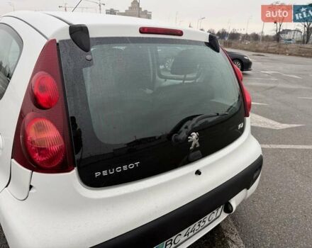 Білий Пежо 107, об'ємом двигуна 1 л та пробігом 65 тис. км за 6500 $, фото 12 на Automoto.ua