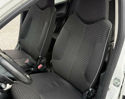 Белый Пежо 107, объемом двигателя 0.99 л и пробегом 220 тыс. км за 4900 $, фото 17 на Automoto.ua