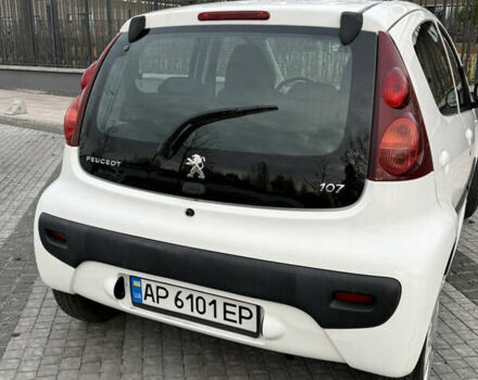 Белый Пежо 107, объемом двигателя 0.99 л и пробегом 220 тыс. км за 4900 $, фото 31 на Automoto.ua