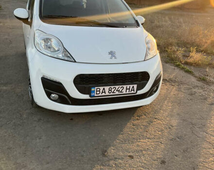 Белый Пежо 107, объемом двигателя 1 л и пробегом 96 тыс. км за 6000 $, фото 2 на Automoto.ua