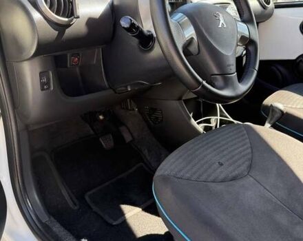 Білий Пежо 107, об'ємом двигуна 1 л та пробігом 155 тис. км за 5000 $, фото 7 на Automoto.ua