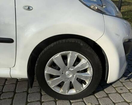 Білий Пежо 107, об'ємом двигуна 1 л та пробігом 64 тис. км за 5500 $, фото 11 на Automoto.ua