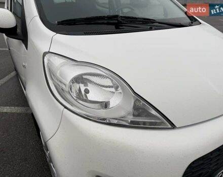 Білий Пежо 107, об'ємом двигуна 1 л та пробігом 65 тис. км за 6500 $, фото 3 на Automoto.ua
