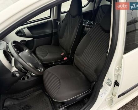 Білий Пежо 107, об'ємом двигуна 1 л та пробігом 65 тис. км за 6500 $, фото 40 на Automoto.ua