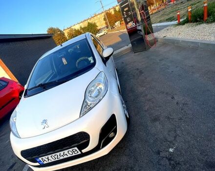 Белый Пежо 107, объемом двигателя 1 л и пробегом 118 тыс. км за 5900 $, фото 4 на Automoto.ua
