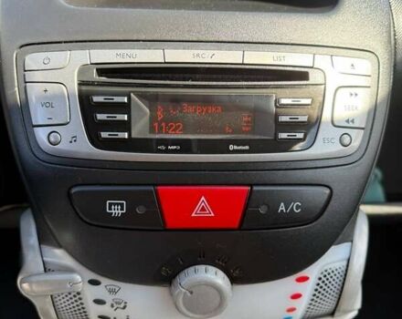Білий Пежо 107, об'ємом двигуна 1 л та пробігом 155 тис. км за 5000 $, фото 11 на Automoto.ua