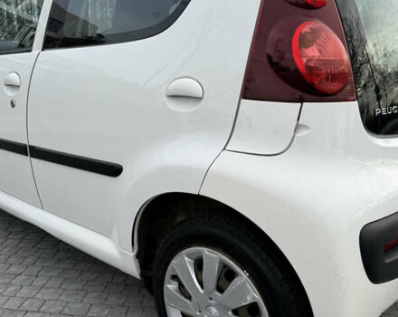 Белый Пежо 107, объемом двигателя 0.99 л и пробегом 220 тыс. км за 4900 $, фото 33 на Automoto.ua