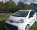 Белый Пежо 107, объемом двигателя 0.9 л и пробегом 380 тыс. км за 3150 $, фото 1 на Automoto.ua