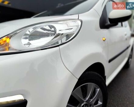 Білий Пежо 107, об'ємом двигуна 1 л та пробігом 117 тис. км за 4990 $, фото 2 на Automoto.ua
