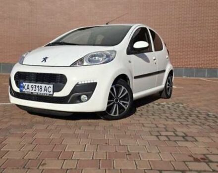 Белый Пежо 107, объемом двигателя 1 л и пробегом 145 тыс. км за 6900 $, фото 10 на Automoto.ua