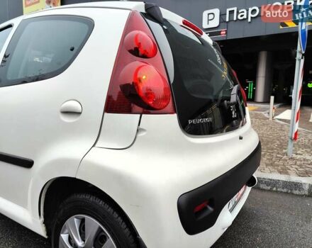 Білий Пежо 107, об'ємом двигуна 1 л та пробігом 117 тис. км за 4990 $, фото 13 на Automoto.ua
