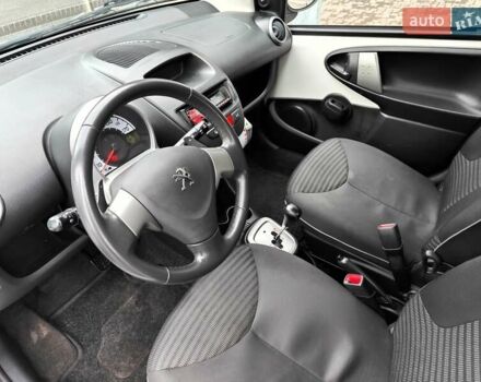 Білий Пежо 107, об'ємом двигуна 1 л та пробігом 117 тис. км за 4990 $, фото 32 на Automoto.ua