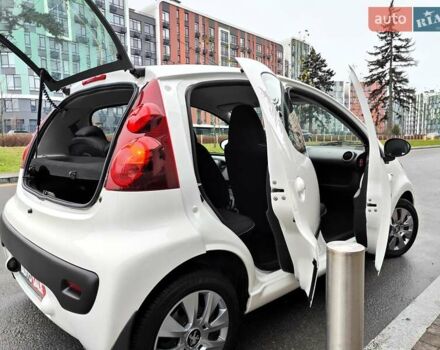 Білий Пежо 107, об'ємом двигуна 1 л та пробігом 117 тис. км за 4990 $, фото 19 на Automoto.ua