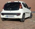 Белый Пежо 107, объемом двигателя 1 л и пробегом 145 тыс. км за 6900 $, фото 6 на Automoto.ua