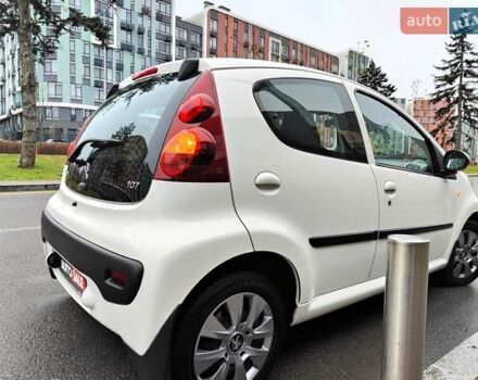 Білий Пежо 107, об'ємом двигуна 1 л та пробігом 117 тис. км за 4990 $, фото 20 на Automoto.ua