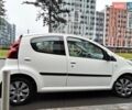 Білий Пежо 107, об'ємом двигуна 1 л та пробігом 117 тис. км за 4990 $, фото 22 на Automoto.ua